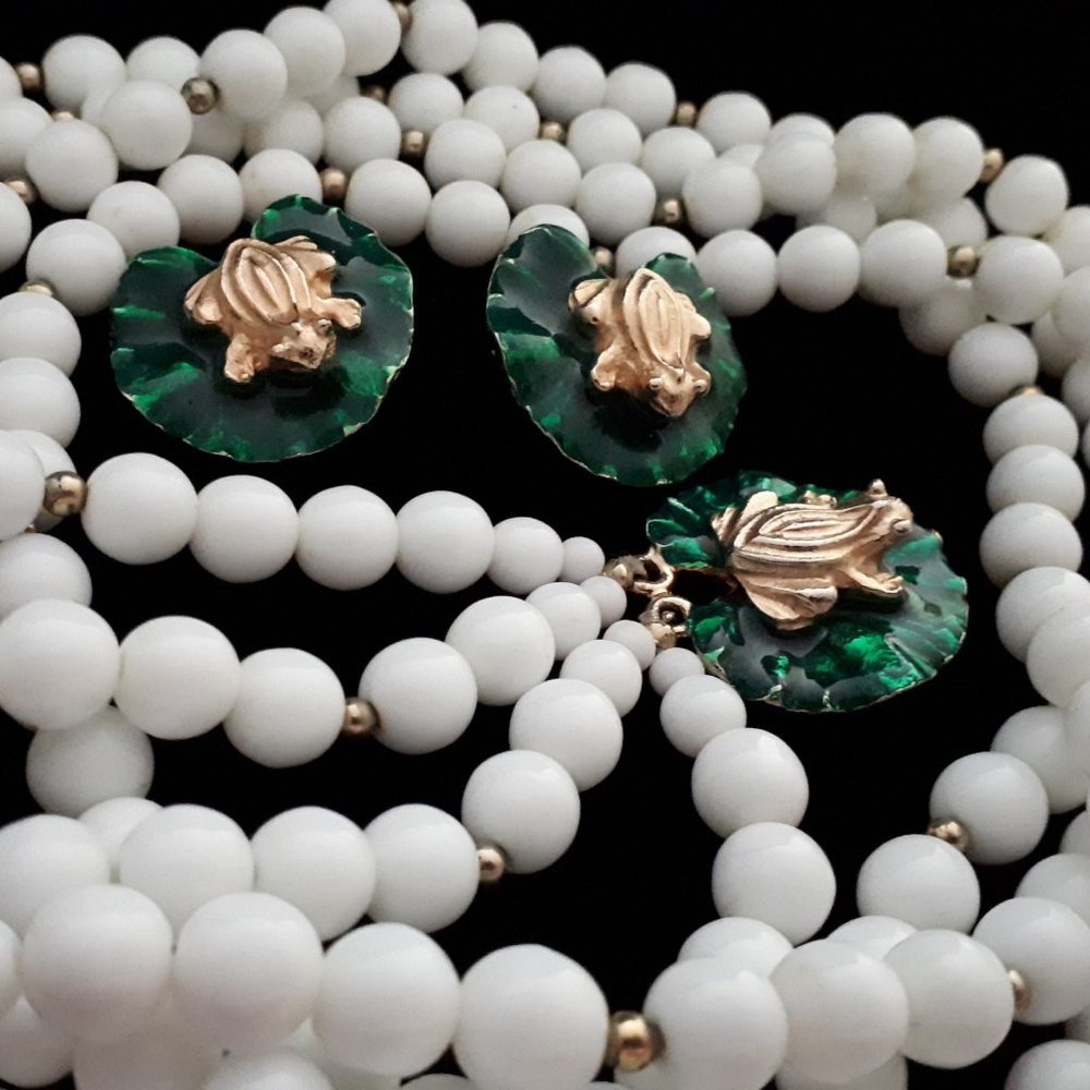 Frog Gay Boyer Demi Parure Milk Glass beads